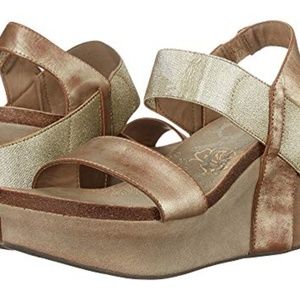 Gold OTBT Bushnell Wedges Sz 7.5 (only worn once!)